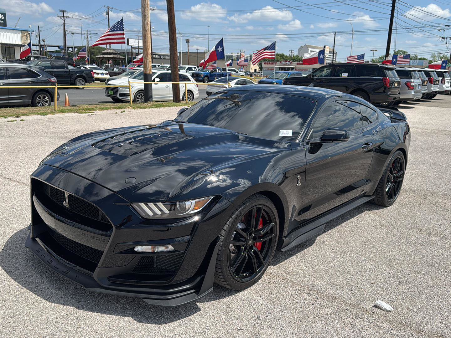 Used 2022 Ford Mustang Shelby GT500 w/ Technology Package image 3