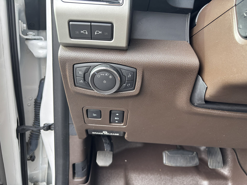 Certified 2018 Ford F350 King Ranch w/ King Ranch Ultimate Package AWD/4WD image 30