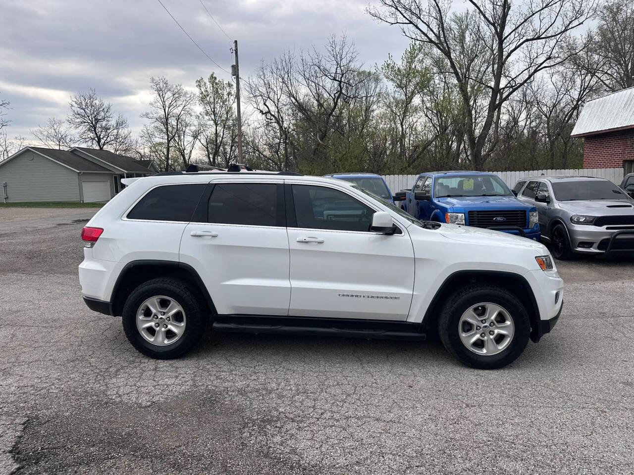 Used 2016 Jeep Grand Cherokee Laredo w/ Quick Order Package 23E AWD/4WD image 4