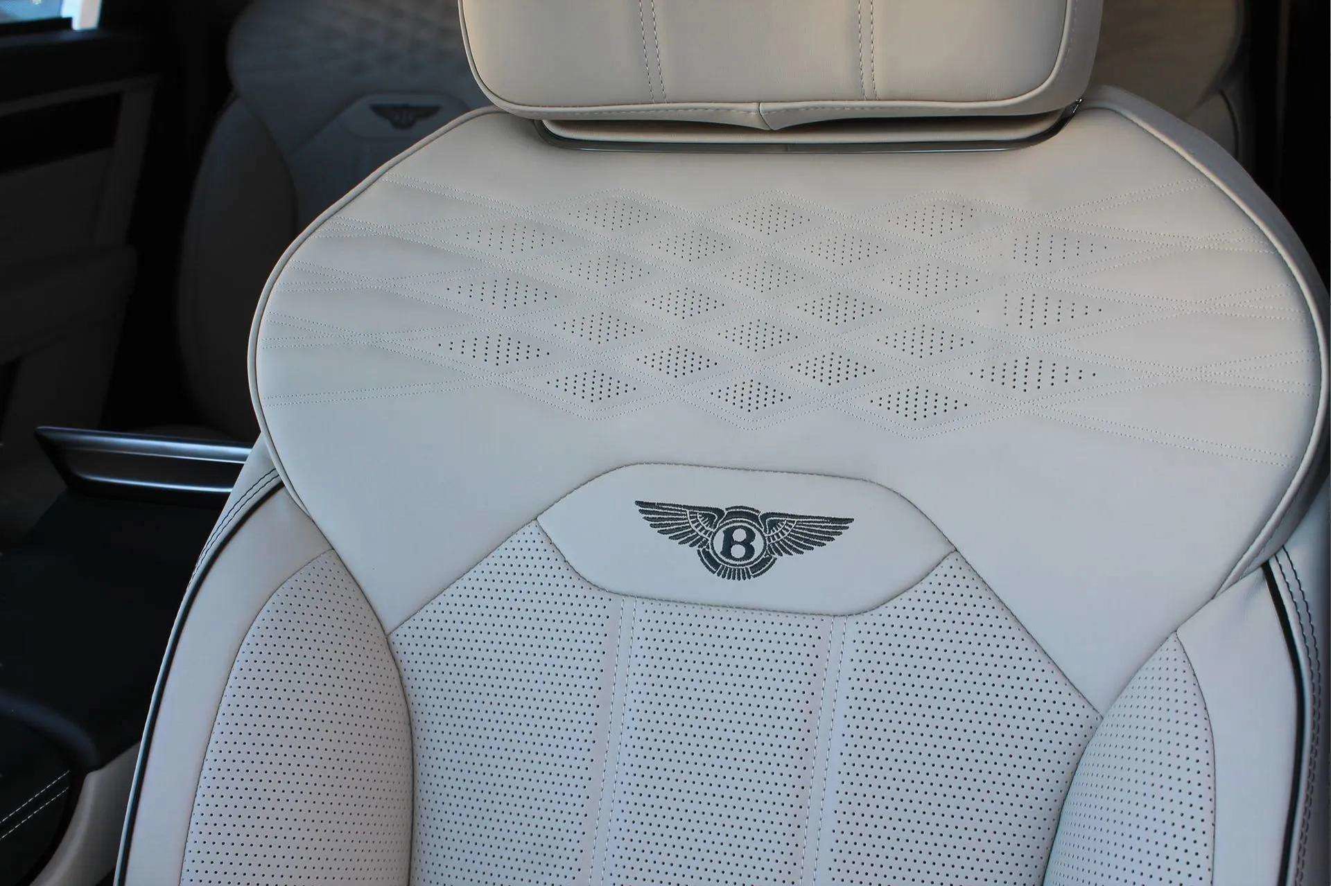 Certified 2024 Bentley Bentayga Extended Wheelbase AWD/4WD image 22