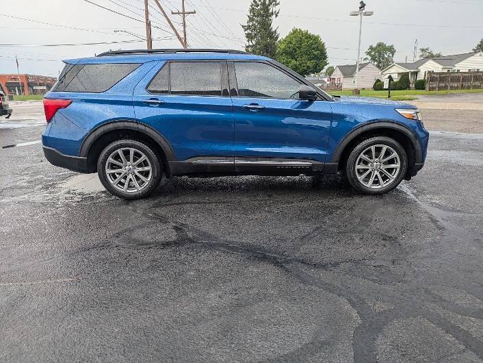 Used 2020 Ford Explorer XLT w/ Equipment Group 202A AWD/4WD image 5
