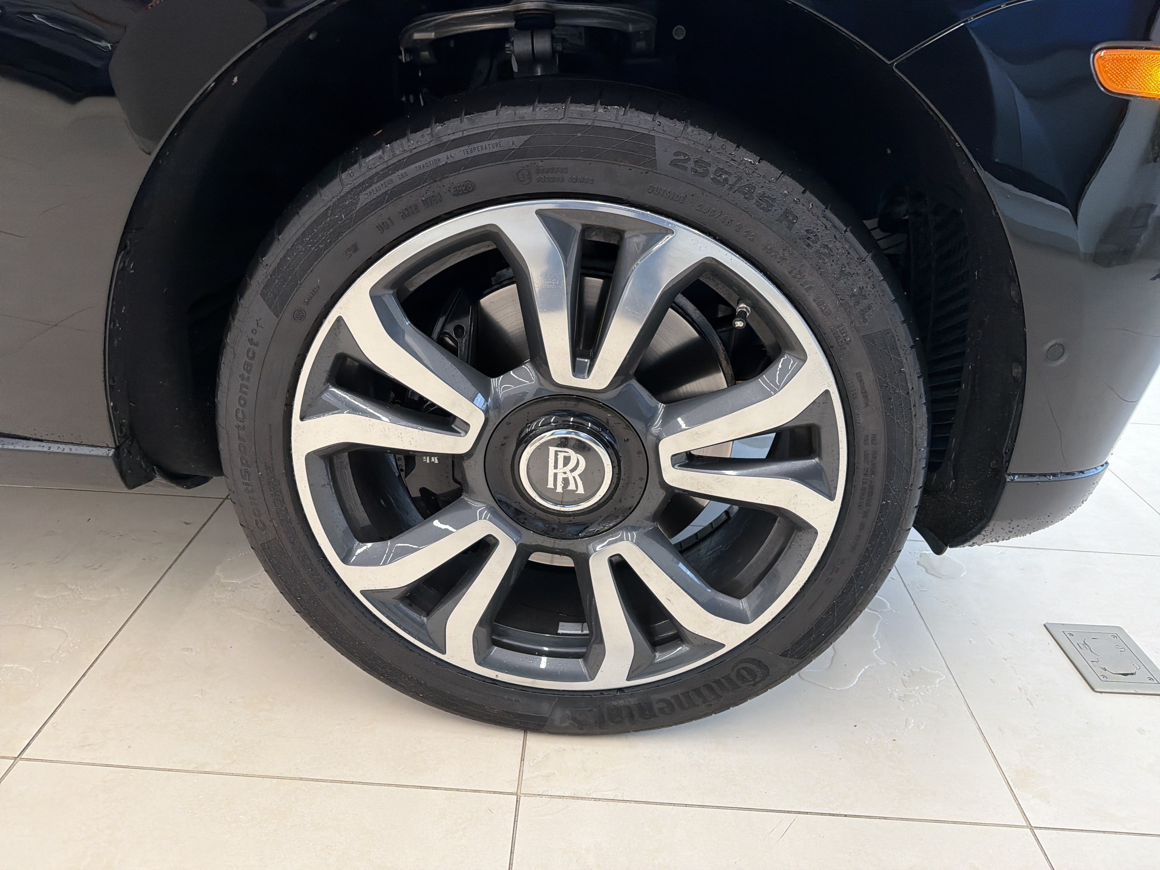 Certified 2022 Rolls-Royce Cullinan AWD/4WD image 31
