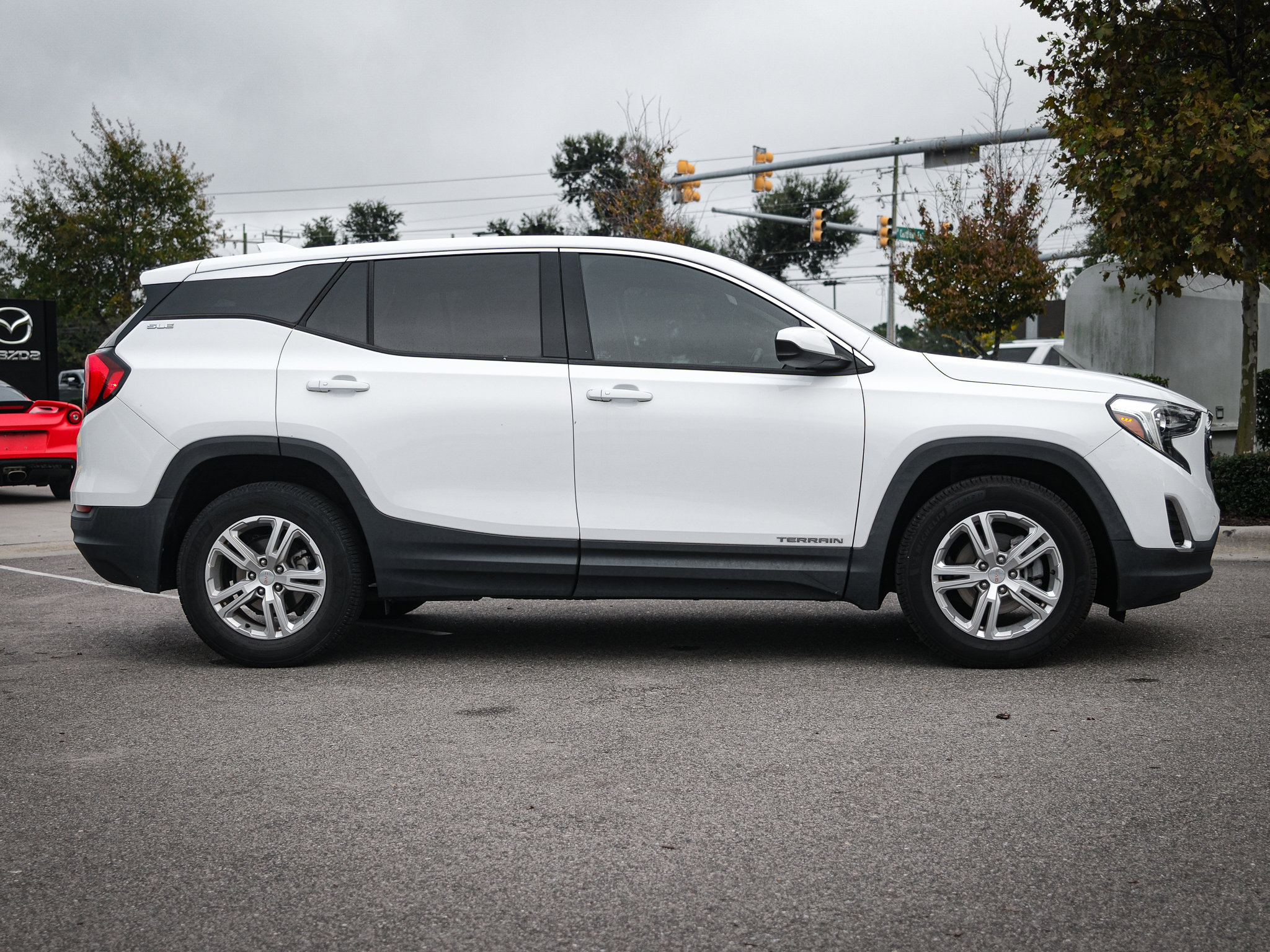 Used 2020 GMC Terrain SLE image 12