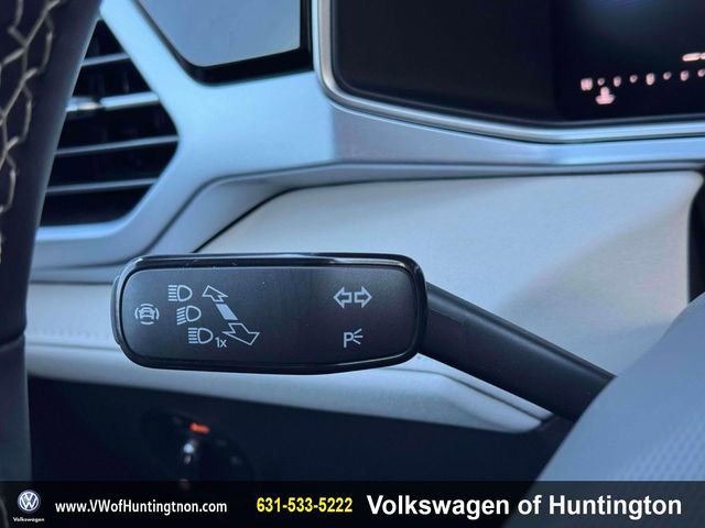 Certified 2025 Volkswagen Taos SE w/ Panoramic Sunroof Package image 22