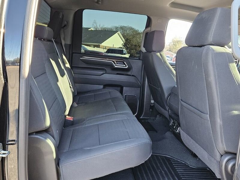 Used 2025 Chevrolet Silverado 3500 LT w/ Convenience Package AWD/4WD image 16