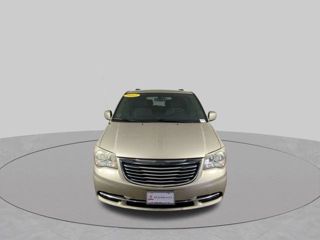 Used 2013 Chrysler Town & Country Touring FWD image 15