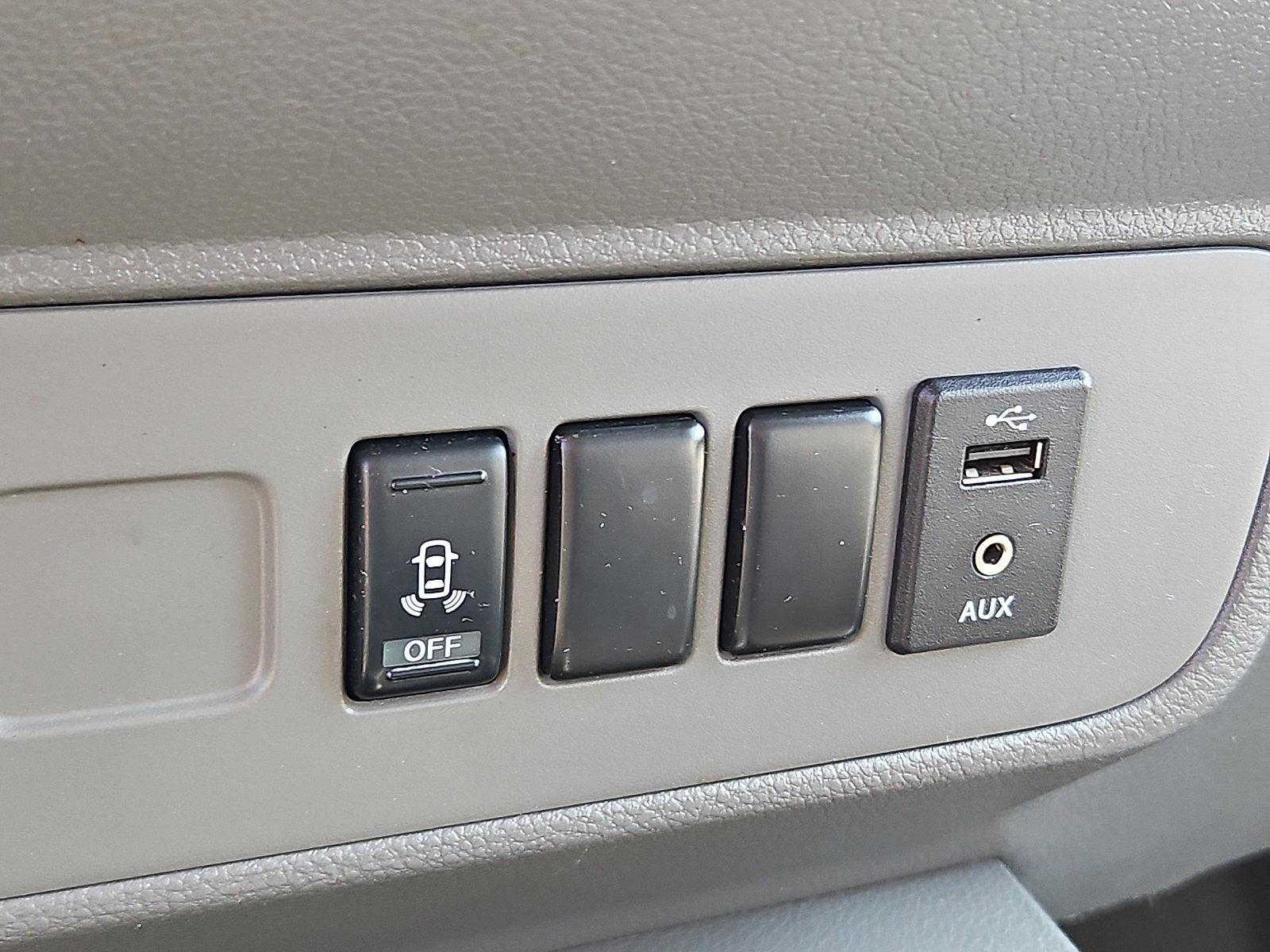 Used 2018 Nissan NV 1500 SV image 21