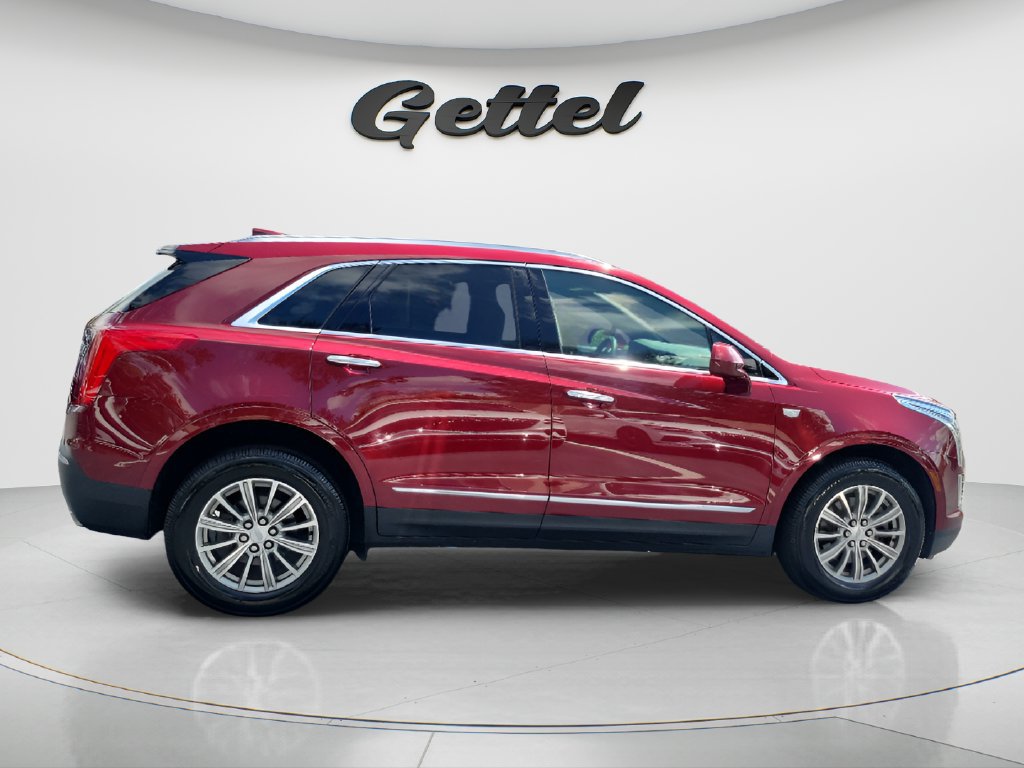 Used 2017 Cadillac XT5 Luxury w/ Driver Awareness Package AWD/4WD image 4
