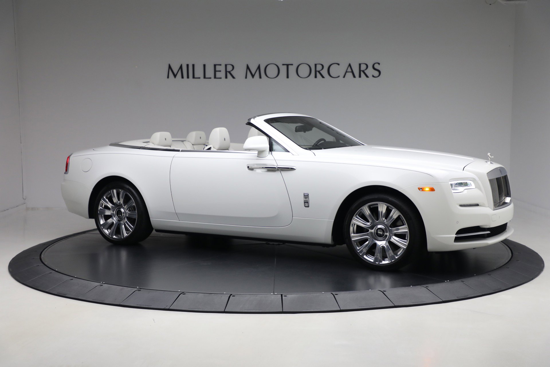 Certified 2018 Rolls-Royce Dawn image 11