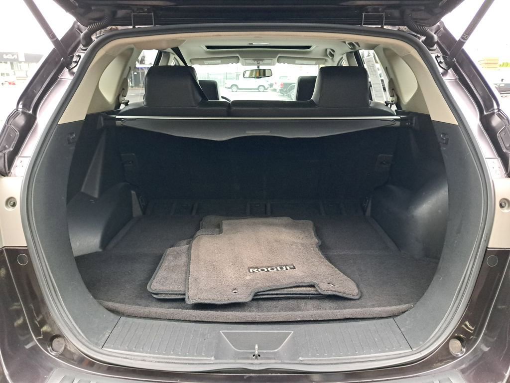 Used 2011 Nissan Rogue SV w/ SL Pkg image 28