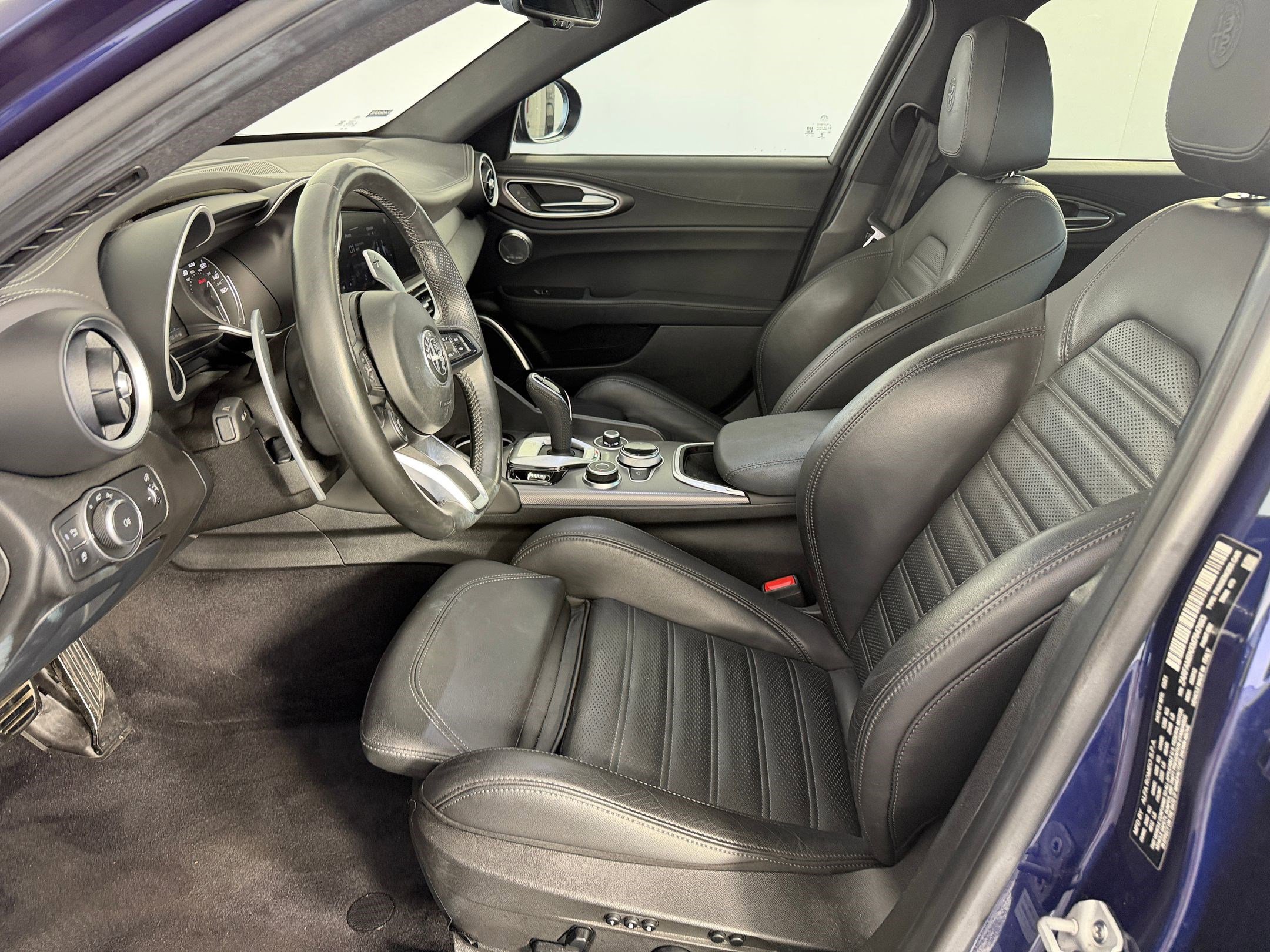 Used 2021 Alfa Romeo Giulia Ti Sport image 5