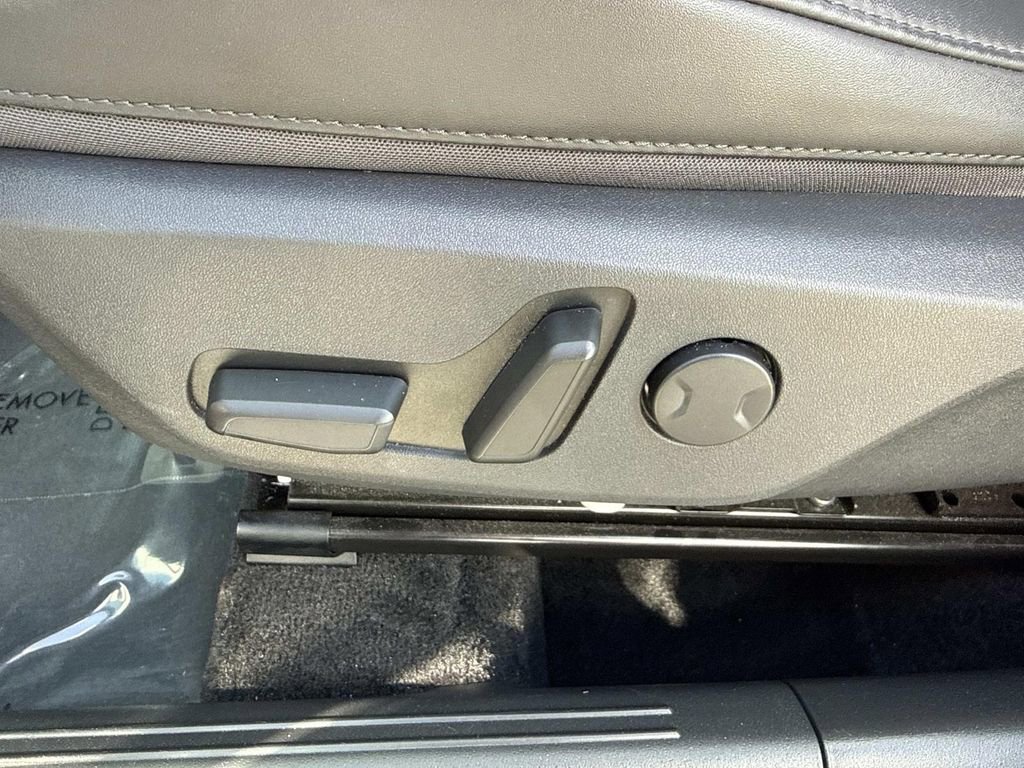 Used 2023 Kia Niro EX image 26