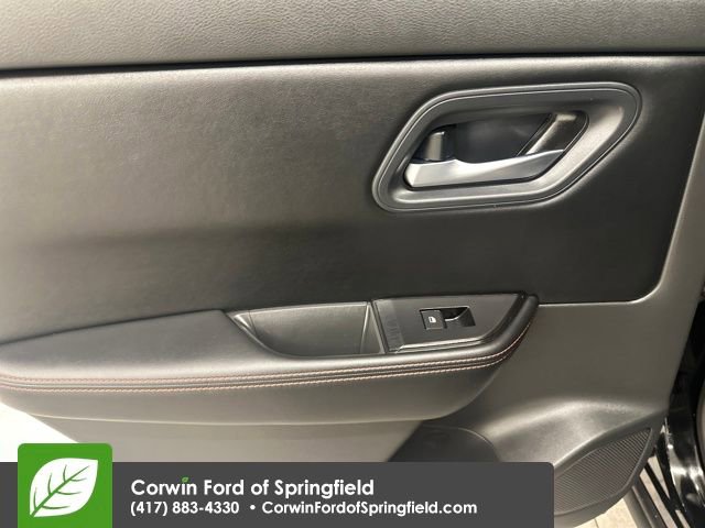 Used 2025 Nissan Rogue SV image 20