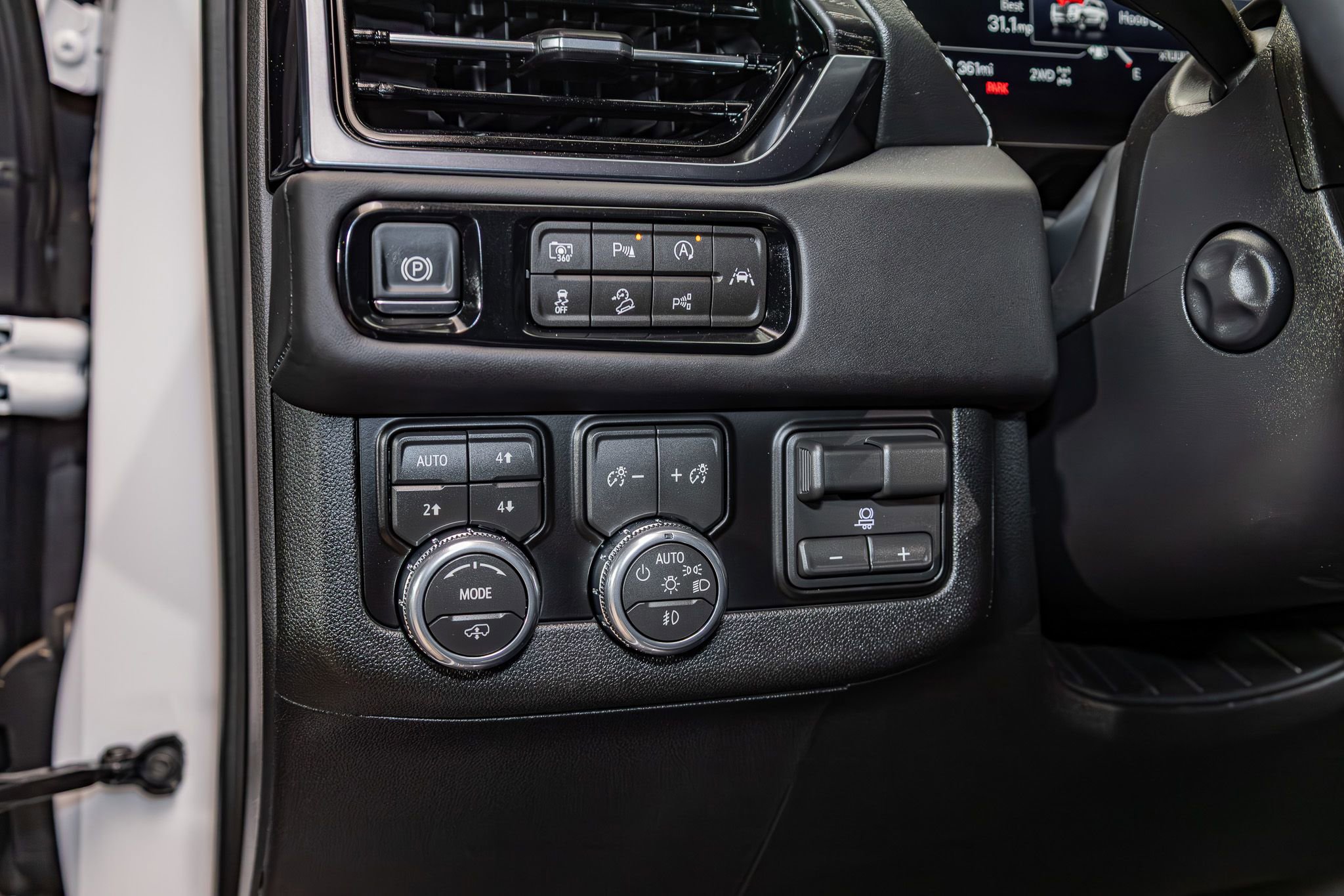 Used 2026 GMC Yukon AT4 Ultimate AWD/4WD image 16