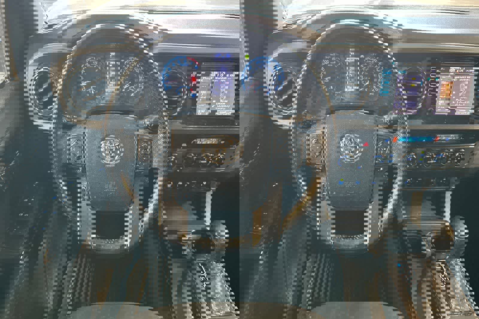 Used 2016 Toyota Tacoma TRD Off-Road w/ Premium & Technology Package image 14