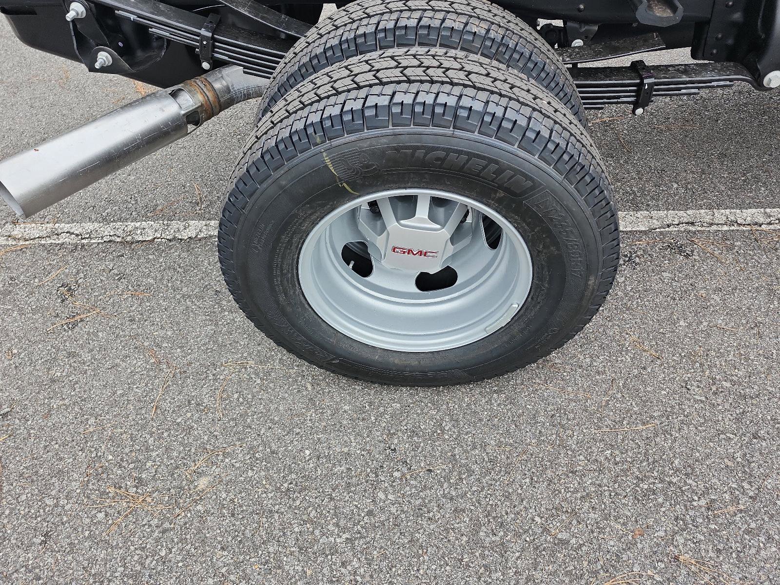 New 2026 GMC Sierra 3500 Pro w/ Convenience Package image 4