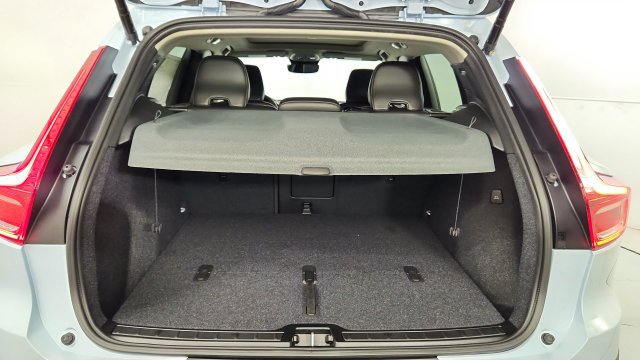 New 2026 Volvo XC40 B5 Plus w/ Protection Package Premier AWD/4WD image 38