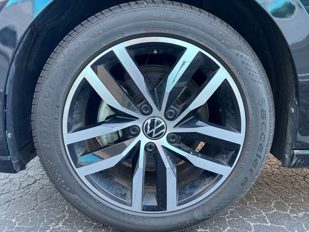 Used 2025 Volkswagen Jetta SE FWD image 23