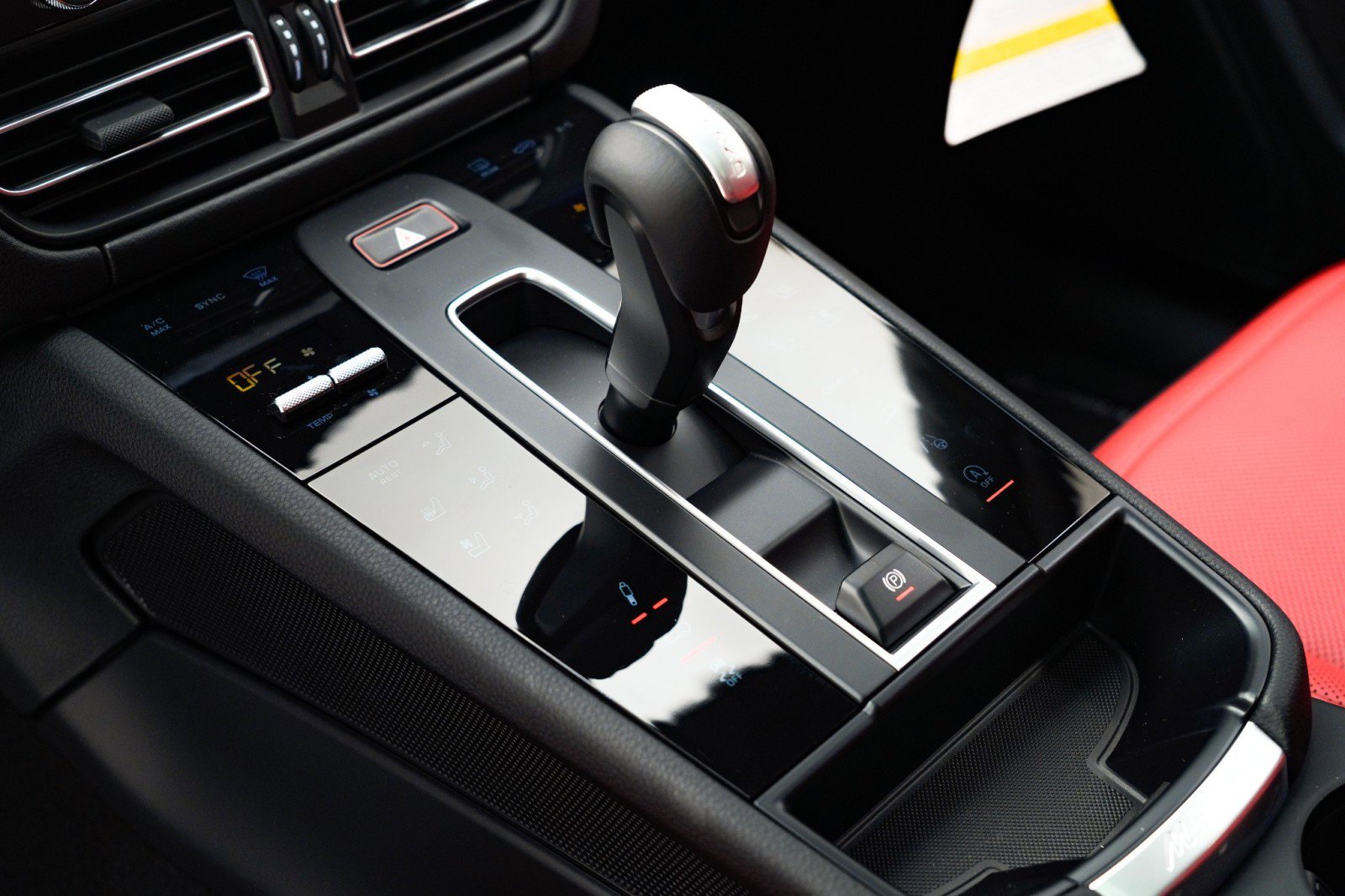 New 2026 Porsche Macan image 29