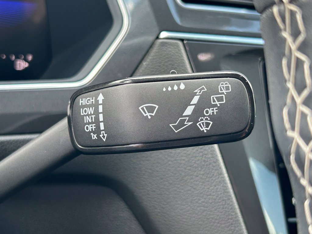 Certified 2023 Volkswagen Tiguan SE w/ Panoramic Sunroof Package FWD image 28
