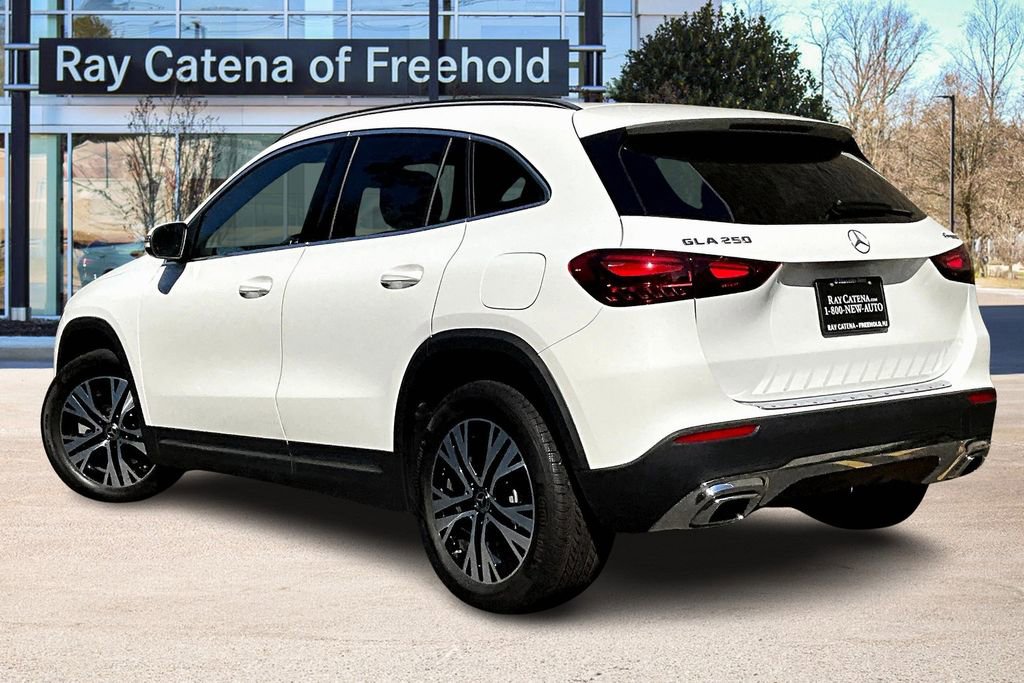 Used 2025 Mercedes-Benz GLA 250 4MATIC image 12
