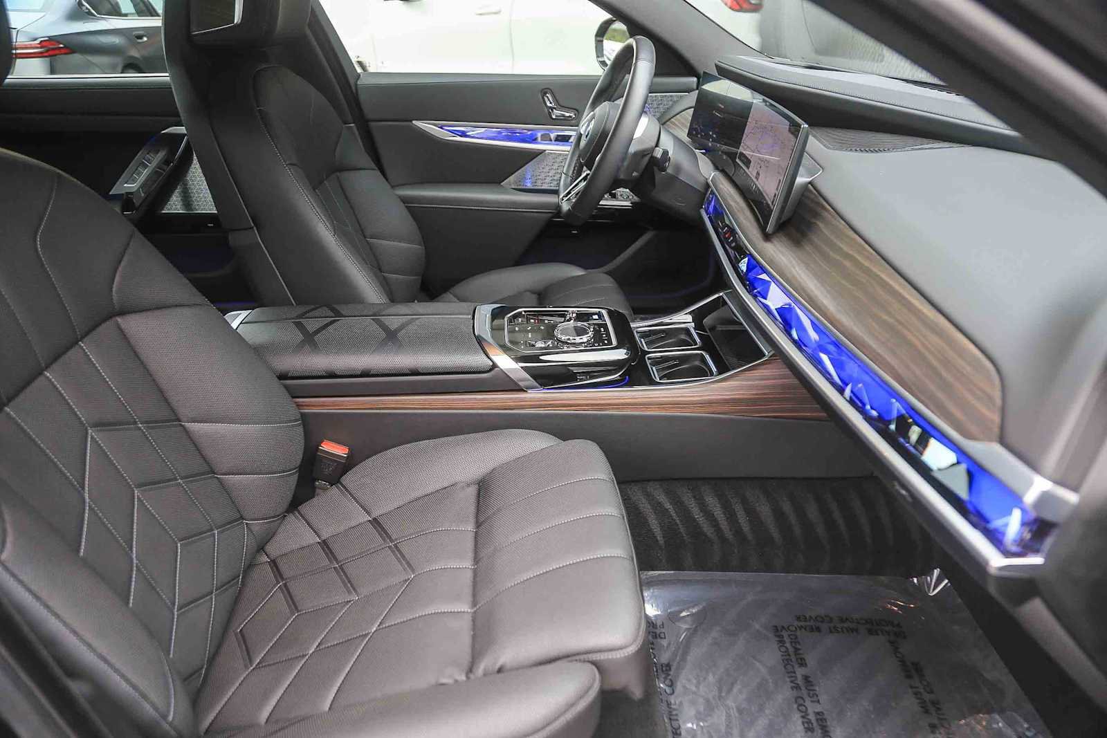 Used 2025 BMW i7 eDrive50 w/ M Sport Package image 13