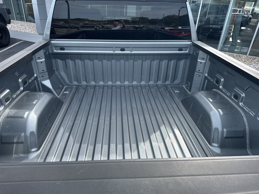 Used 2025 Chevrolet Silverado 1500 Custom w/ LPO, Dark Essentials Package AWD/4WD image 6