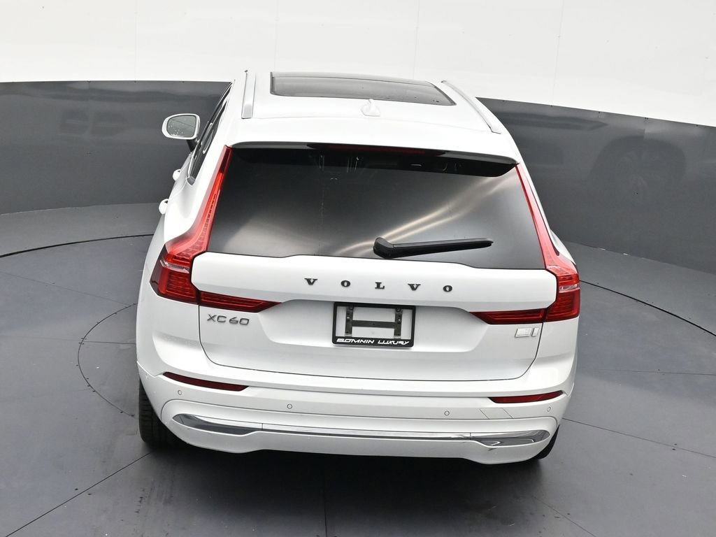 Used 2023 Volvo XC60 T8 Plus image 15