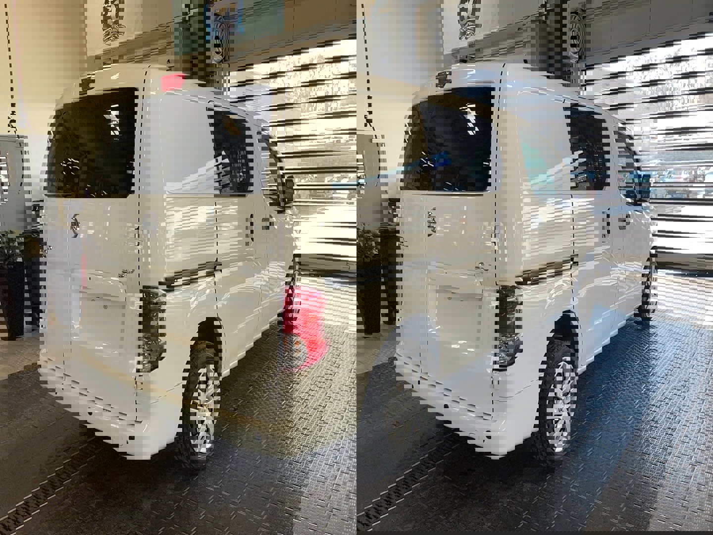 Used 2021 Nissan NV200 SV w/ Sliding Door Glass Package image 18