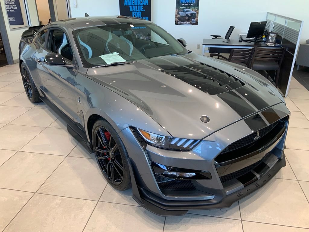 Used 2022 Ford Mustang Shelby GT500 w/ Handling Package RWD video 2