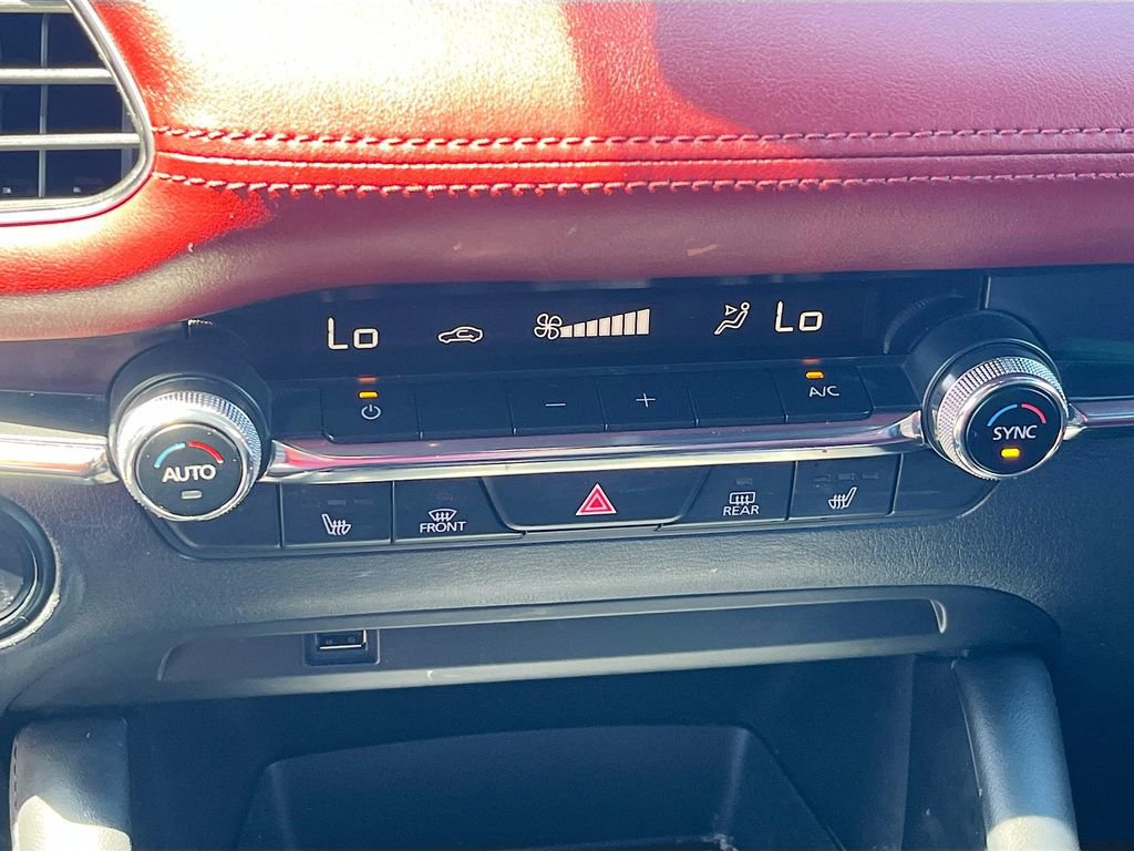 Used 2020 MAZDA MAZDA3 Premium image 16