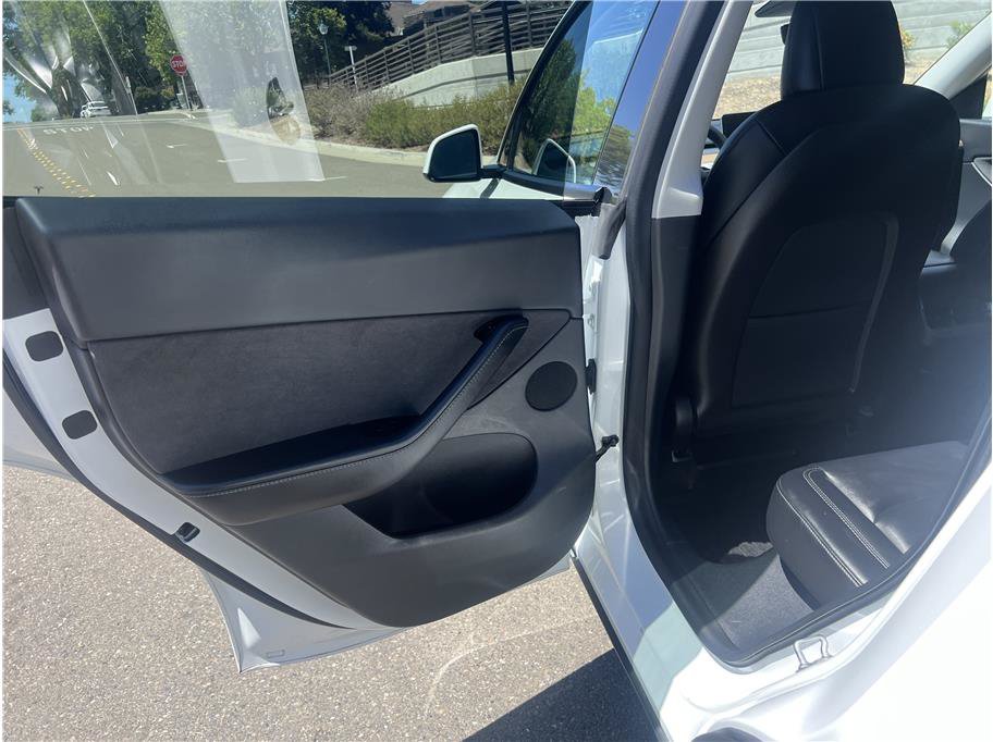 Used 2020 Tesla Model Y Long Range AWD/4WD image 13