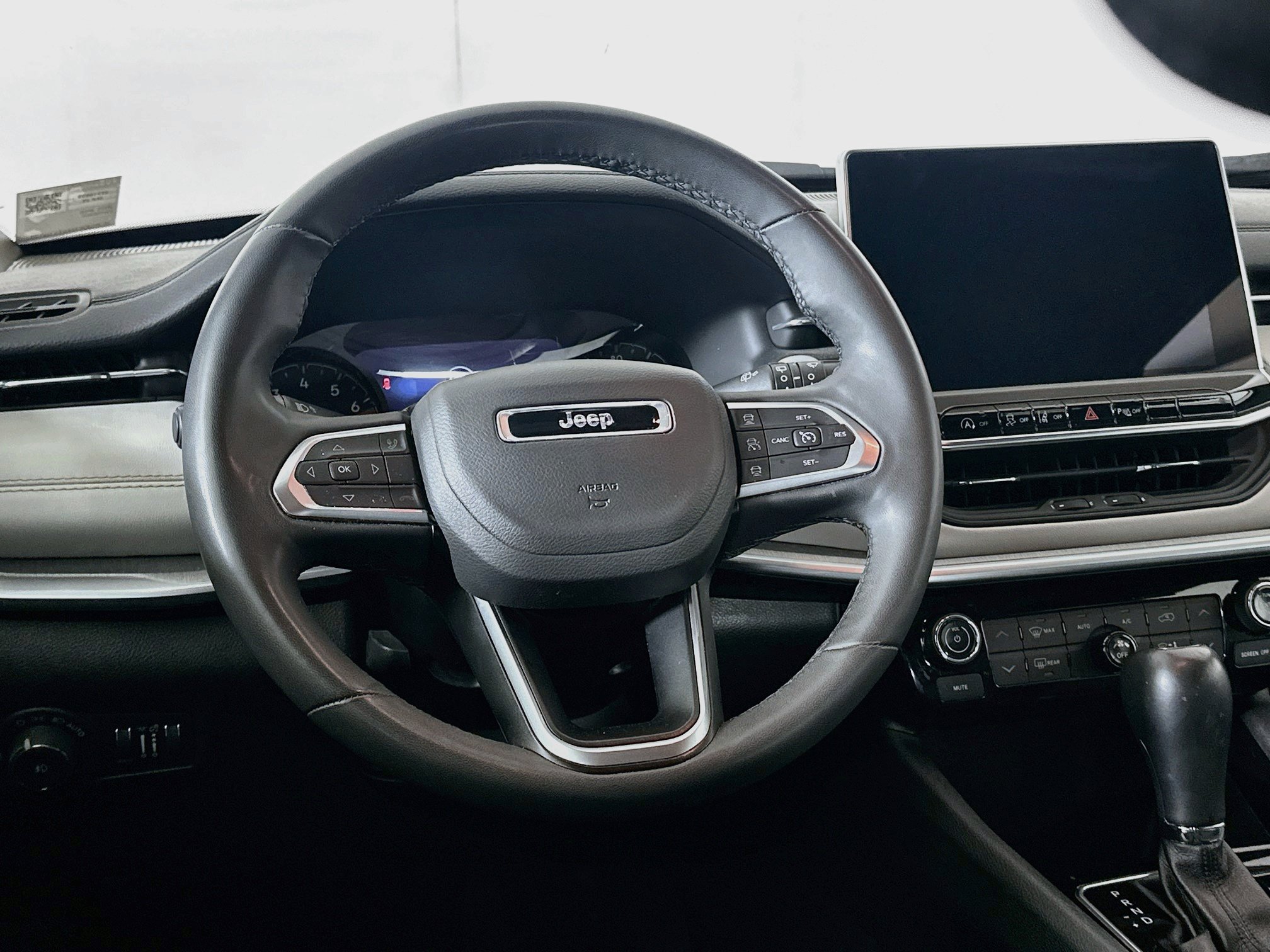 Used 2025 Jeep Compass Limited AWD/4WD image 18