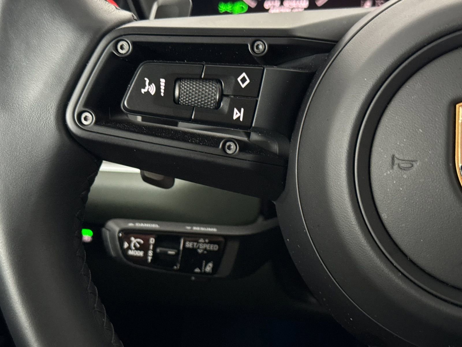 Certified 2025 Porsche Cayenne Coupe image 29