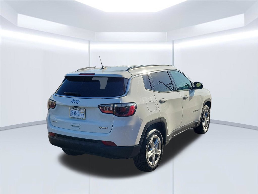 Used 2024 Jeep Compass Latitude AWD/4WD image 6