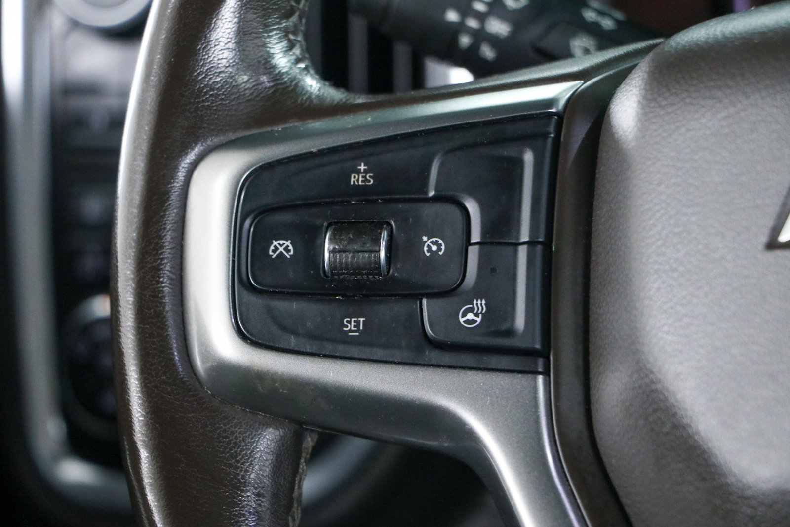 Used 2020 Chevrolet Silverado 1500 LTZ AWD/4WD image 14