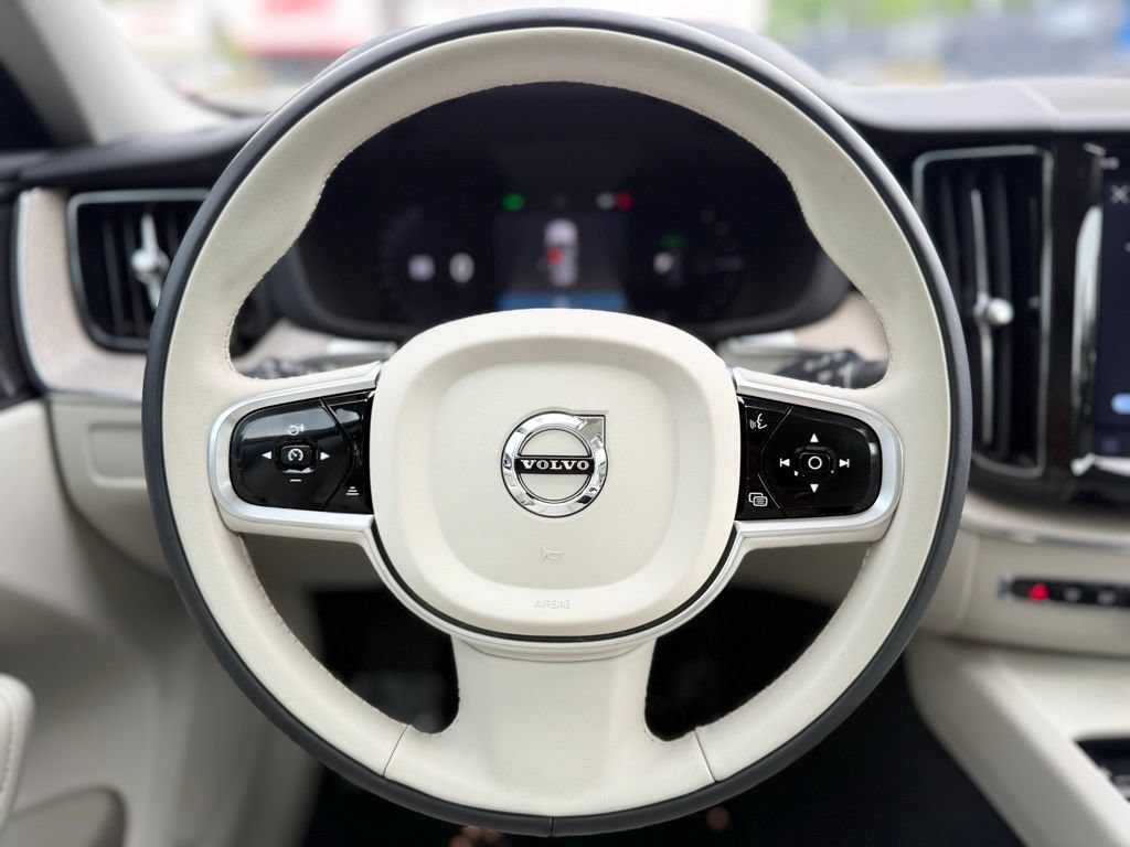 Used 2023 Volvo XC60 T8 Plus w/ Climate Package AWD/4WD image 12
