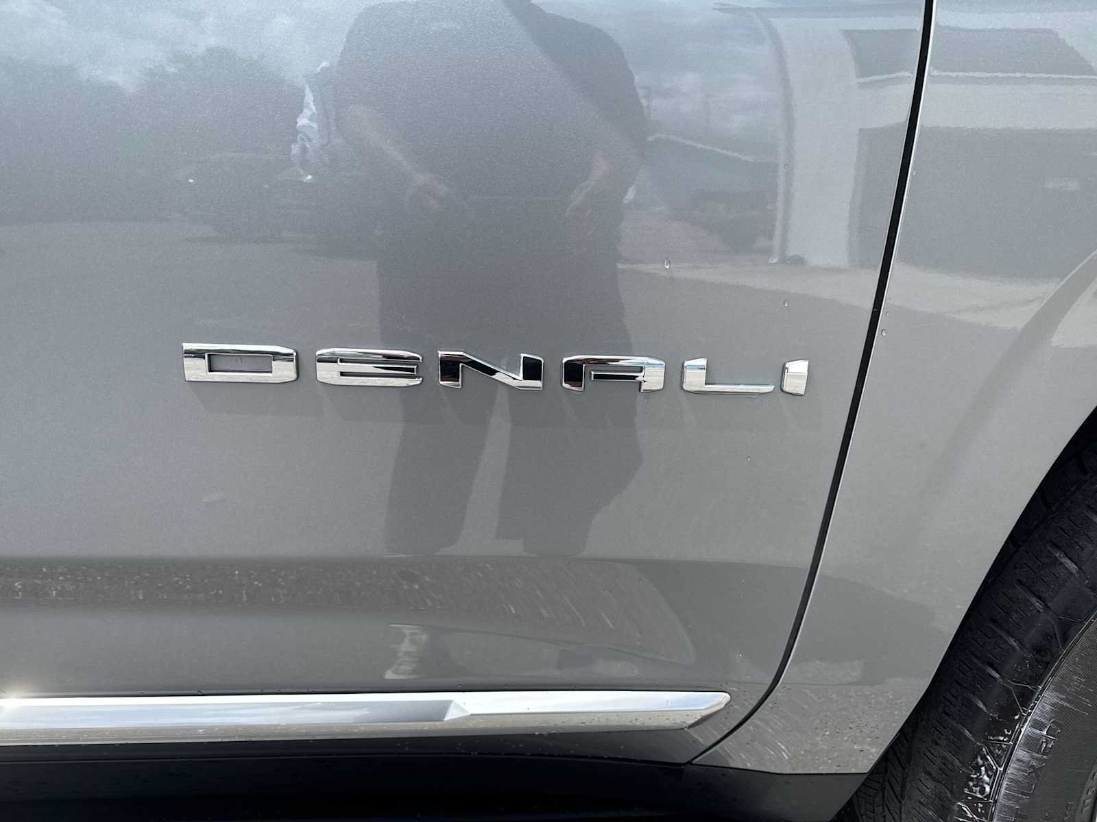 Used 2024 GMC Yukon XL Denali AWD/4WD image 12