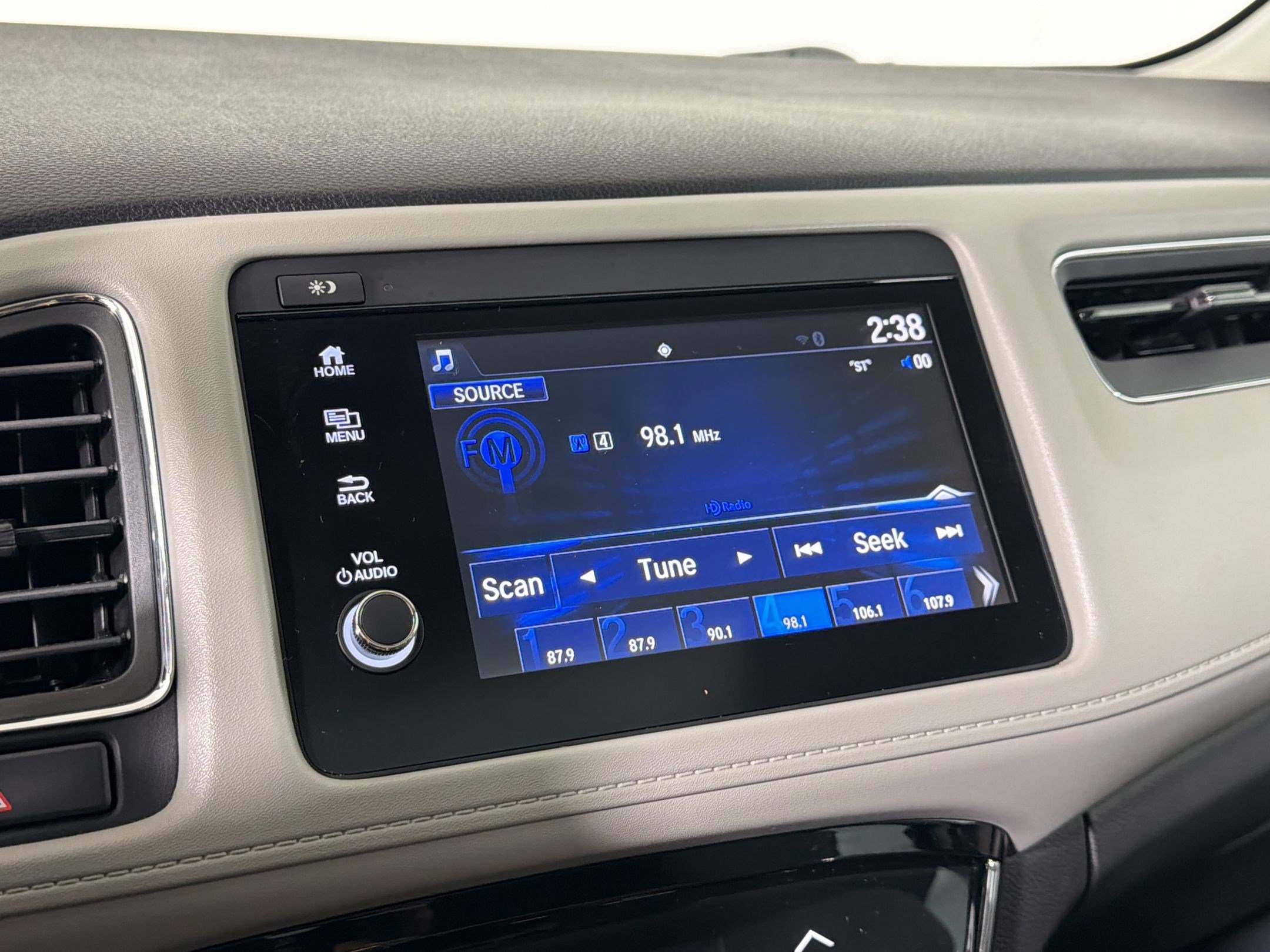 Used 2021 Honda HR-V EX-L image 23