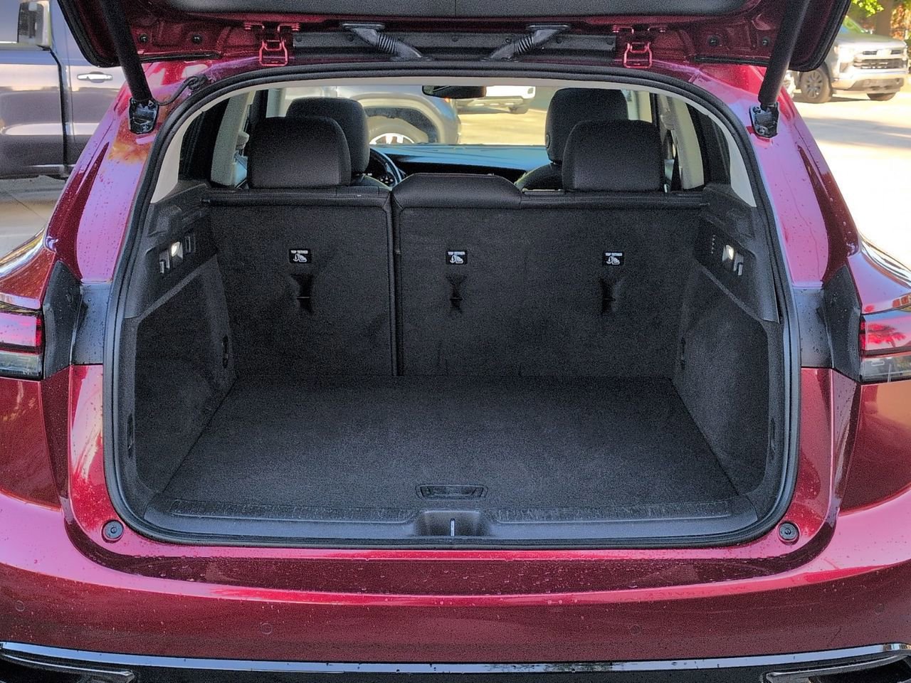 Used 2023 Buick Envision Essence w/ Sport Touring Package image 22