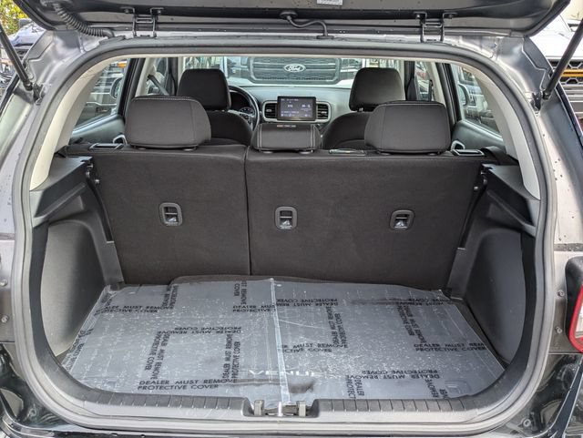 Used 2022 Hyundai Venue SEL FWD image 13
