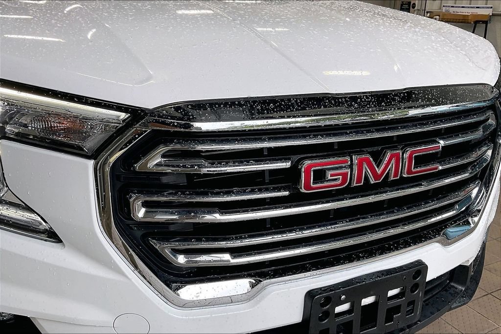Used 2024 GMC Terrain SLT AWD/4WD image 26