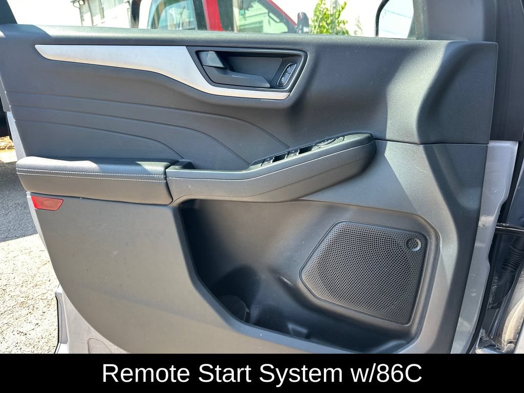 Used 2022 Ford Escape SE w/ Convenience Package FWD image 16