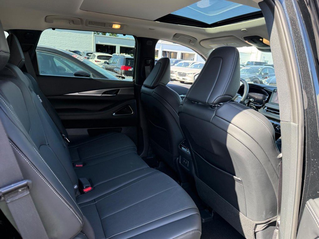 Used 2026 INFINITI QX60 Luxe w/ Cargo Package AWD/4WD image 10