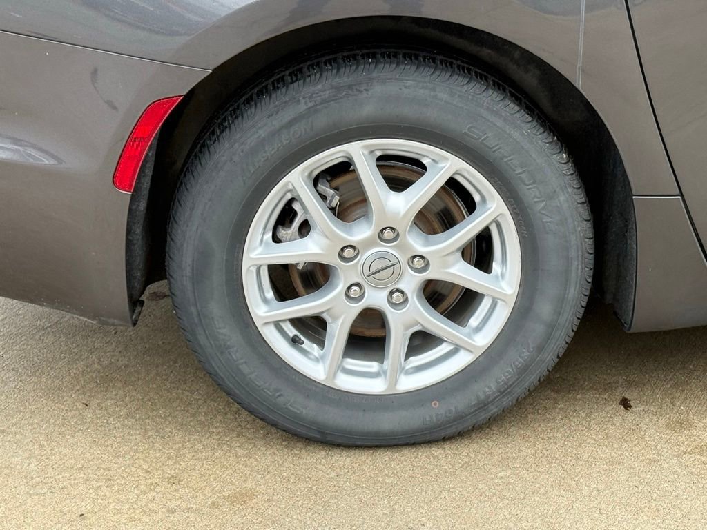 Used 2022 Chrysler Pacifica Touring-L image 10