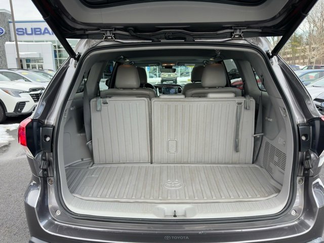 Used 2018 Toyota Highlander XLE image 24