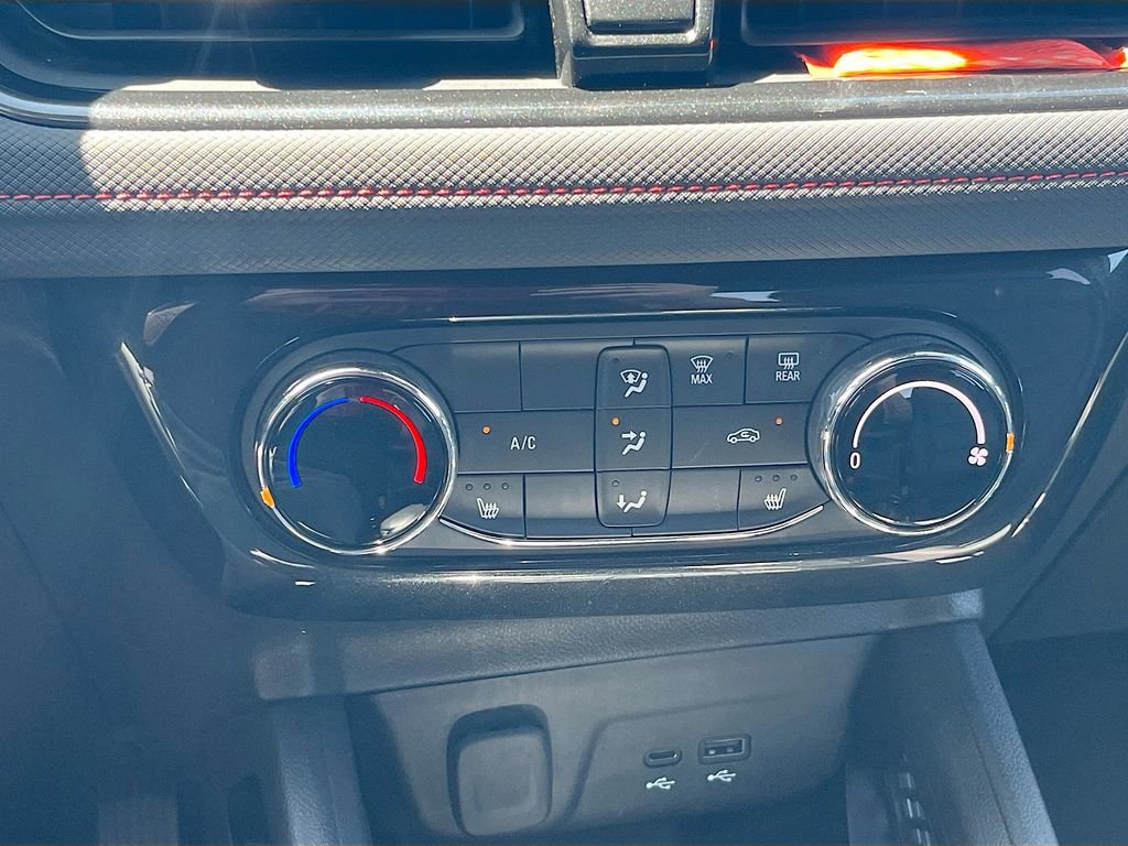 Used 2024 Chevrolet TrailBlazer RS w/ Driver Confidence Package image 15