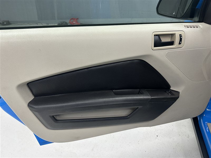 Used 2010 Ford Mustang GT image 18