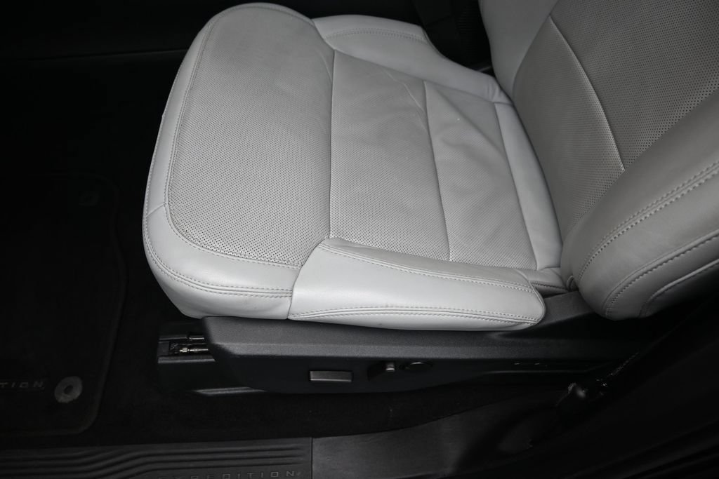 Used 2025 Ford Expedition Max Platinum AWD/4WD image 10