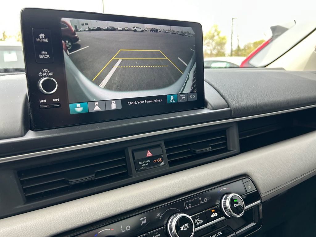 Used 2025 Honda Pilot Touring image 29